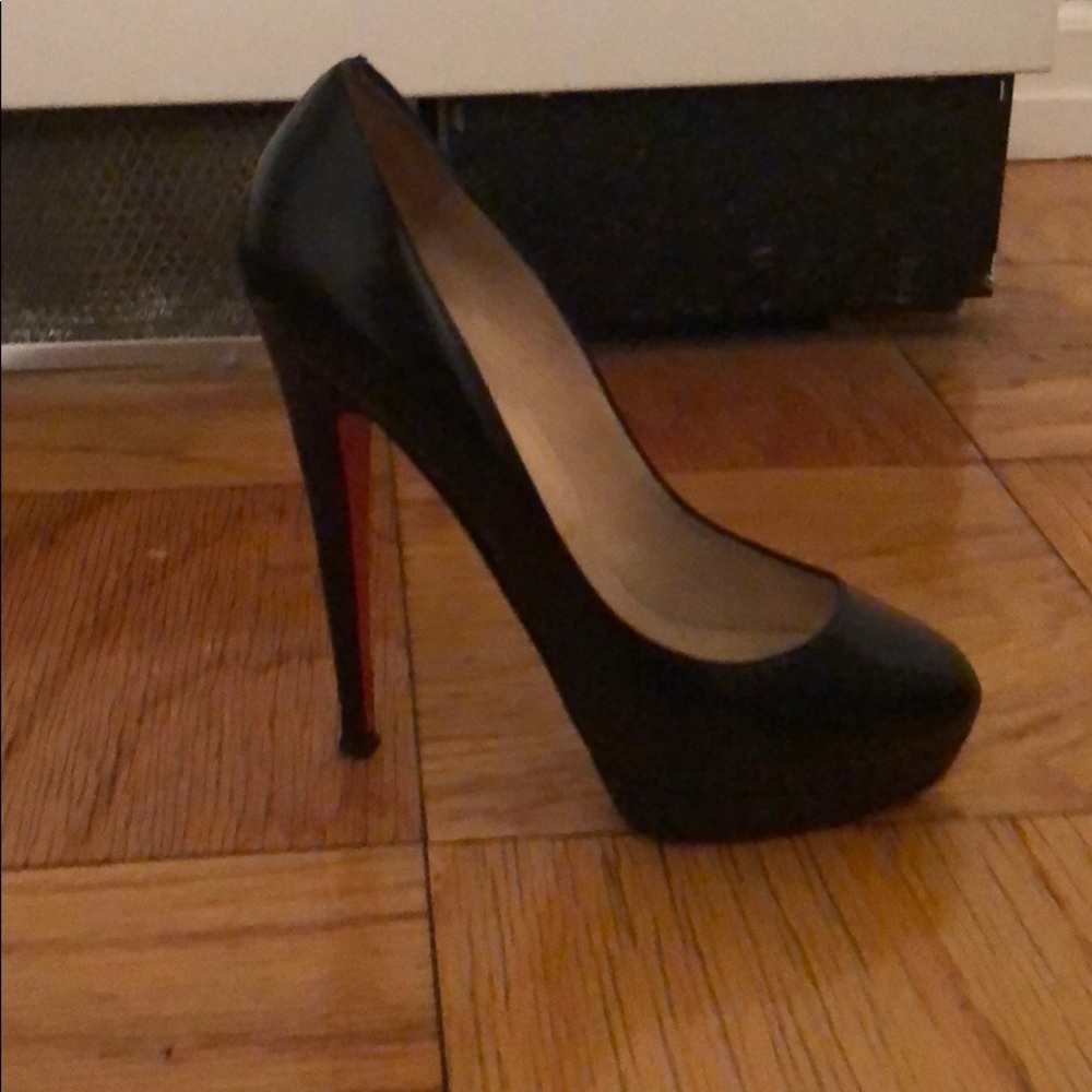 Christian Louboutin Size 38 Alti Pump